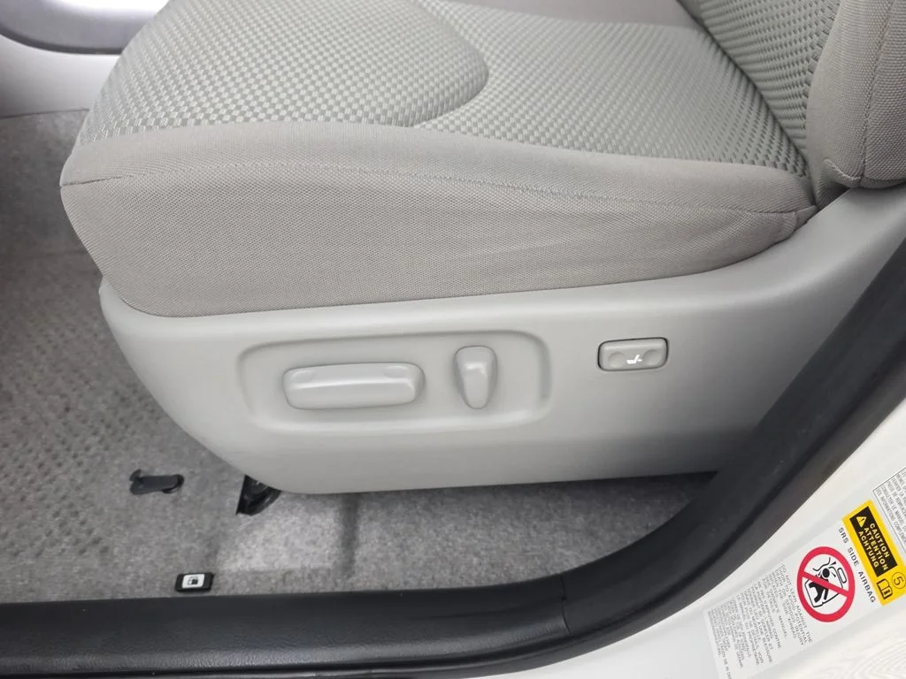 Used 2007 Blizzard Pearl Toyota Limited image 22