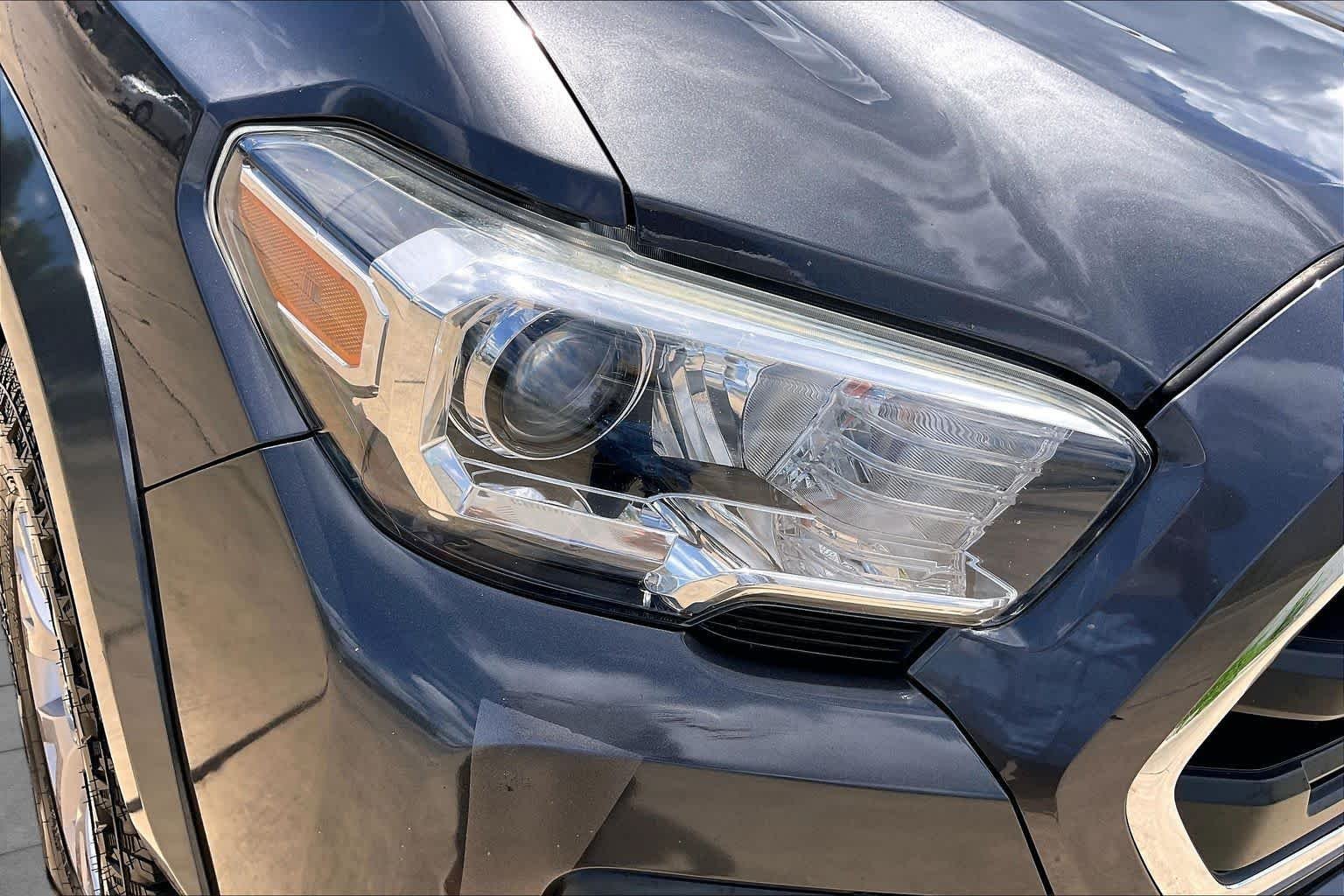Used 2017 Magnetic Gray Metallic Toyota SR5 image 28