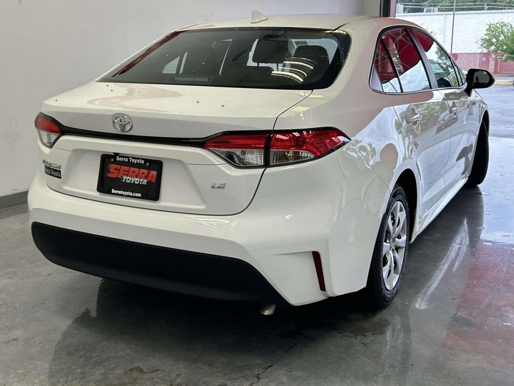 Used 2025 White Toyota LE image 3