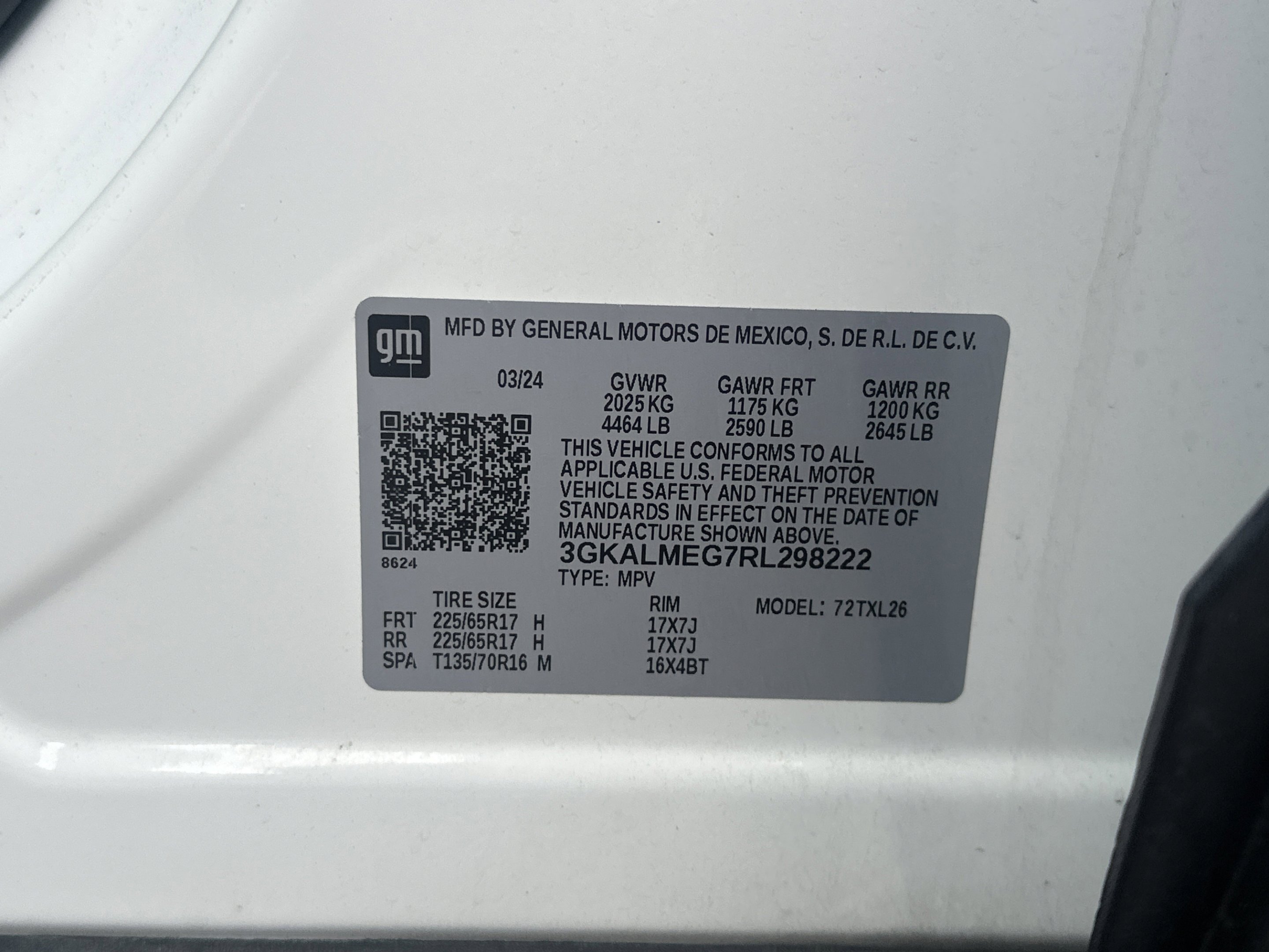 Used 2024 Summit White GMC SLE image 26
