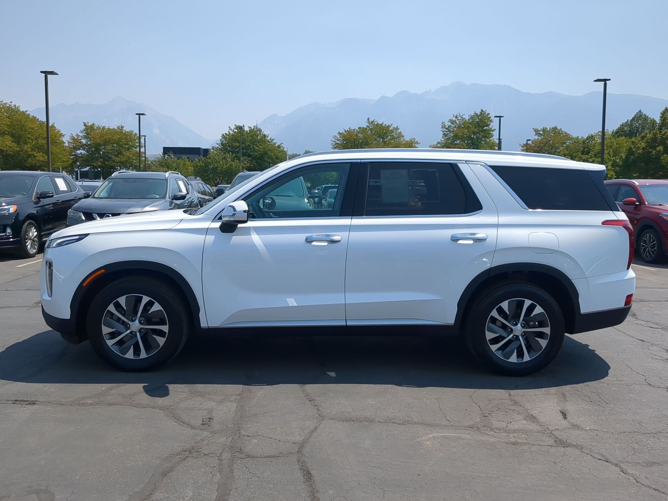 Certified Used 2022 Hyper White Hyundai SEL image 7