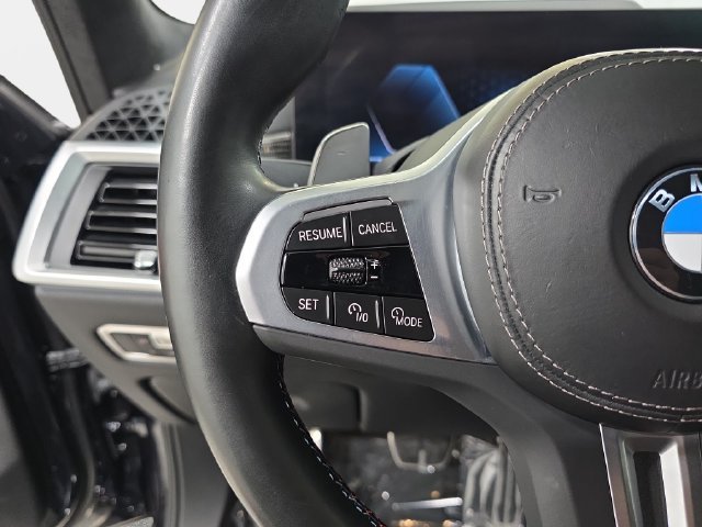 Used 2023 Black BMW M60i image 17