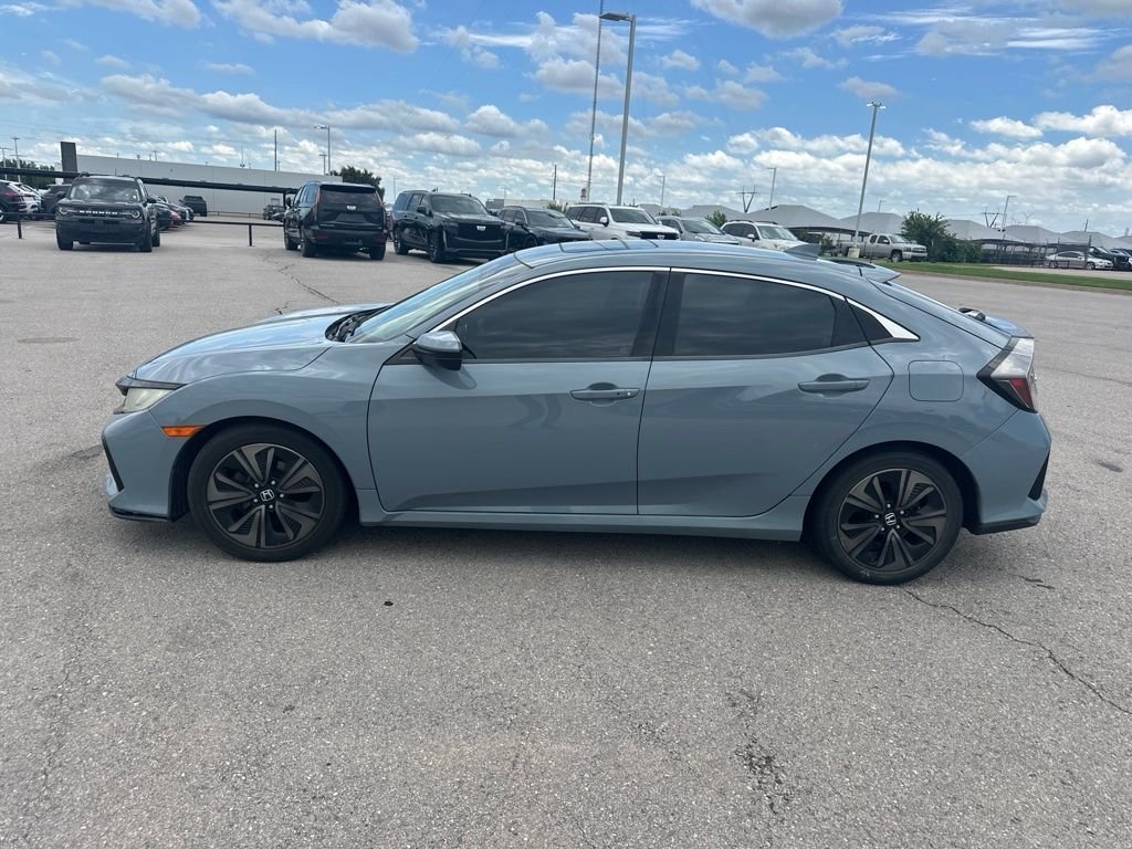 Used 2017  Honda EX image 2