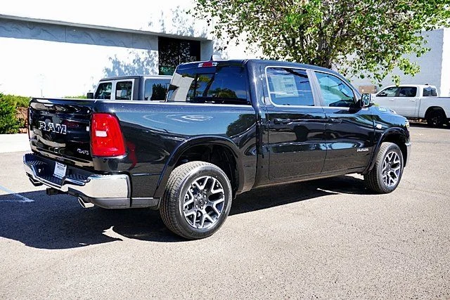 New 2026 Diamond Black Crystal Pearl-Coat Exterior Paint RAM Laramie image 8