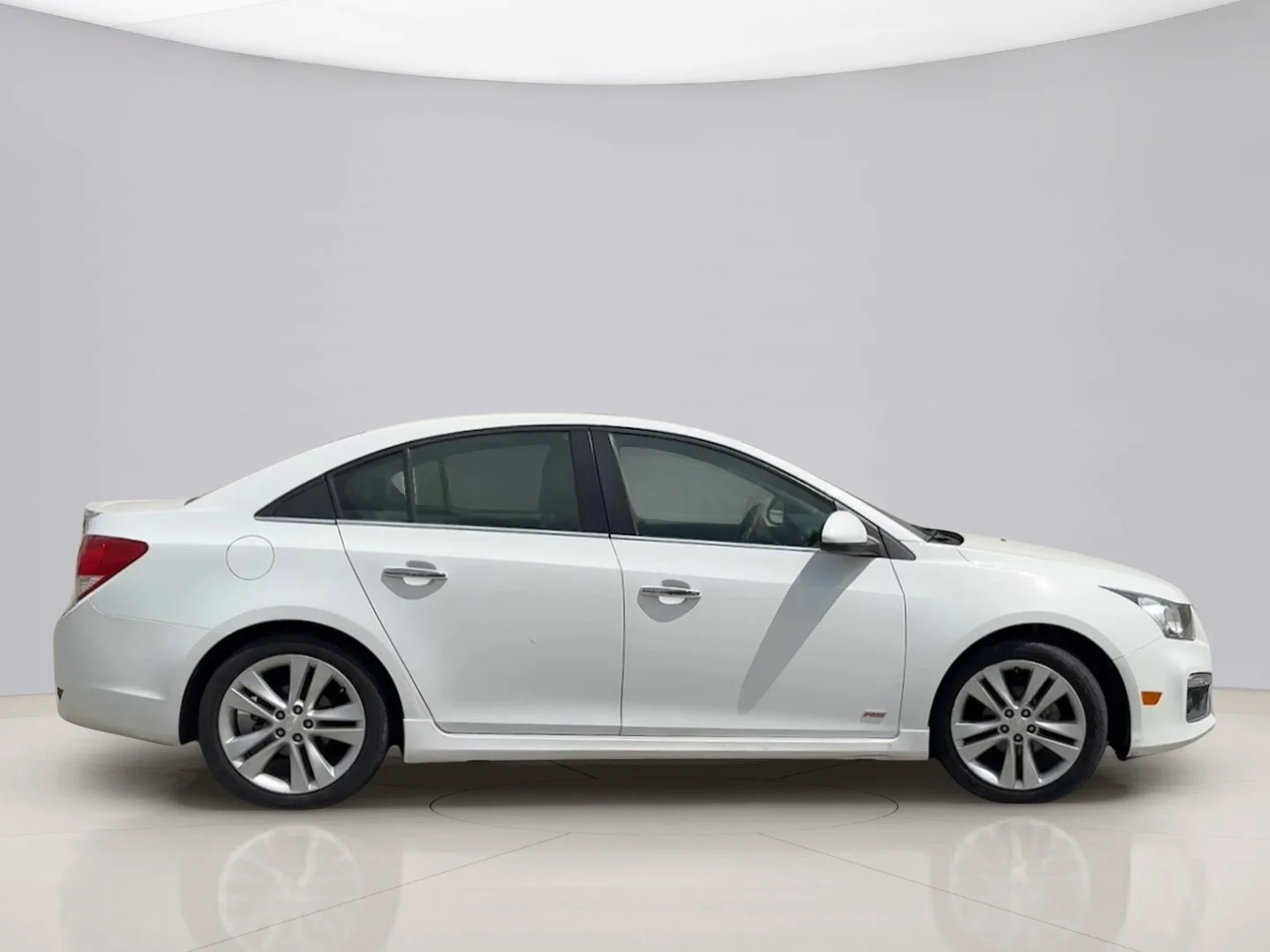 Used 2015 White Chevrolet LTZ image 6