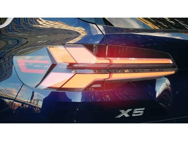 New 2026 Tanzanite Blue II Metallic BMW xDrive50e image 8