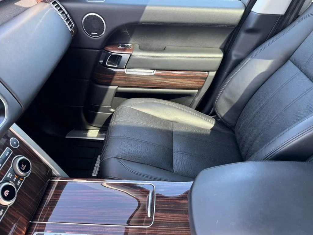 Used 2017 Santorini Black Land Rover HSE image 15