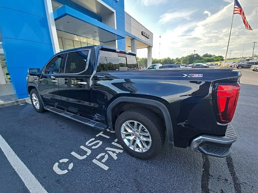 Used 2021 ONYX BLACK GMC SLT image 15