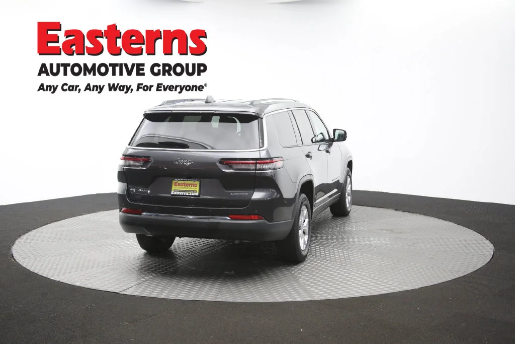 Used 2022 Gray Jeep Limited image 43