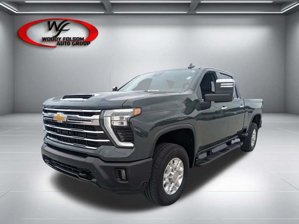 Used 2025 Gray Chevrolet LTZ image 9
