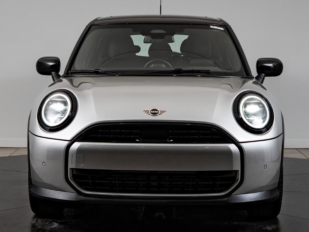 Used 2026 Melting Silver Iii Metallic MINI Signature Plus image 2
