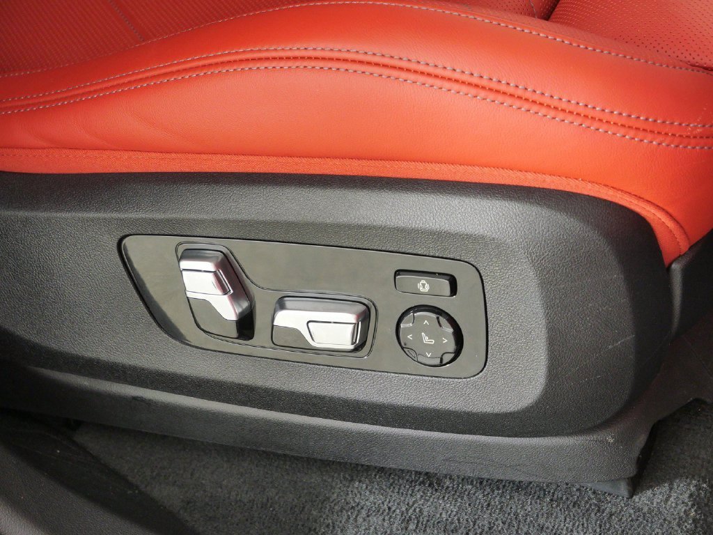 Used 2023 Carbon Black Metallic BMW Base image 22