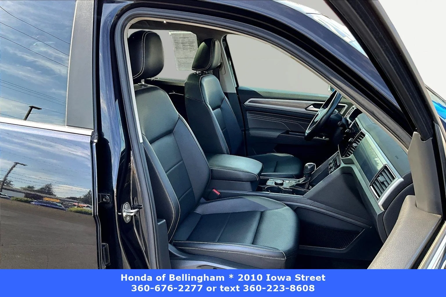 Used 2021 Deep Black Volkswagen 3.6L V6 SEL R-Line image 27