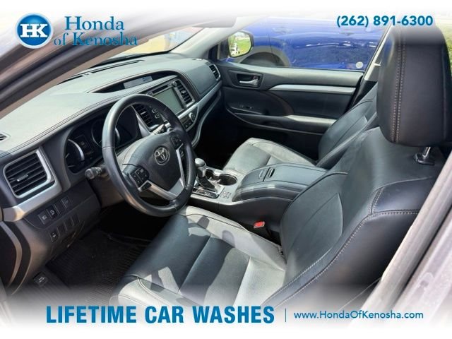 Used 2017 Predawn Gray Mica Toyota XLE image 5