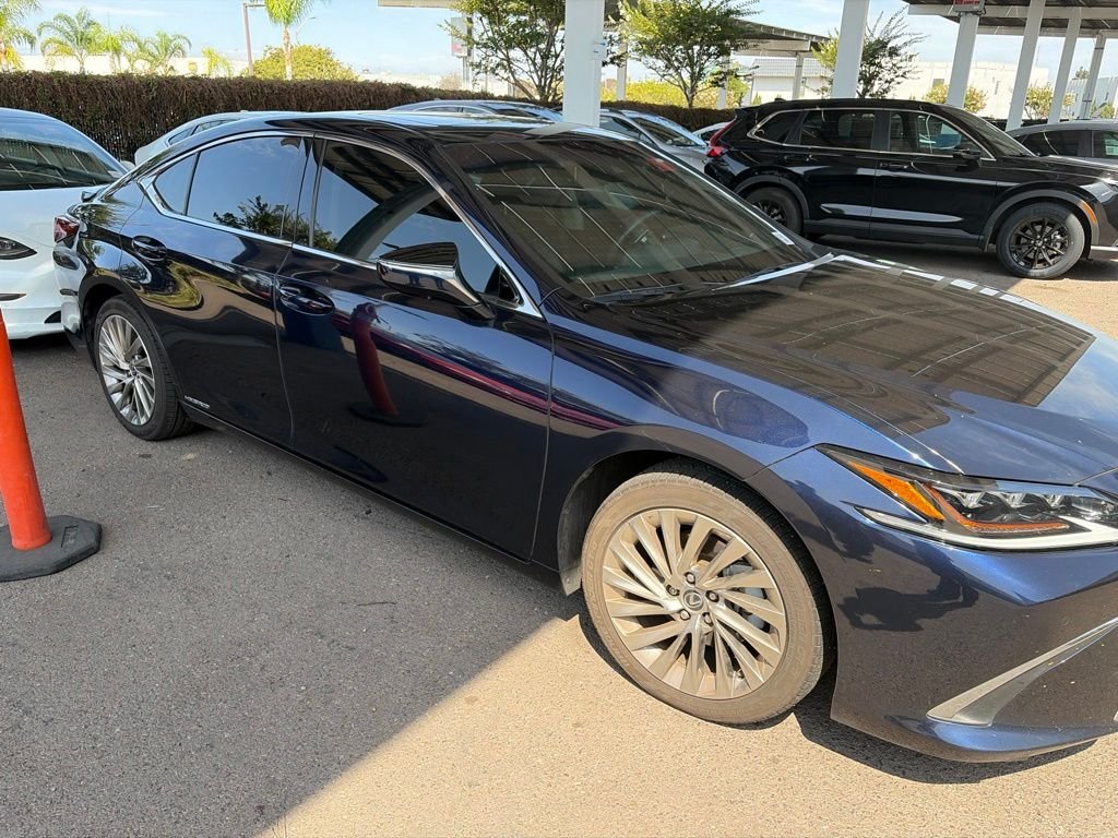 Used 2021 Blue Lexus 300h Luxury image 33