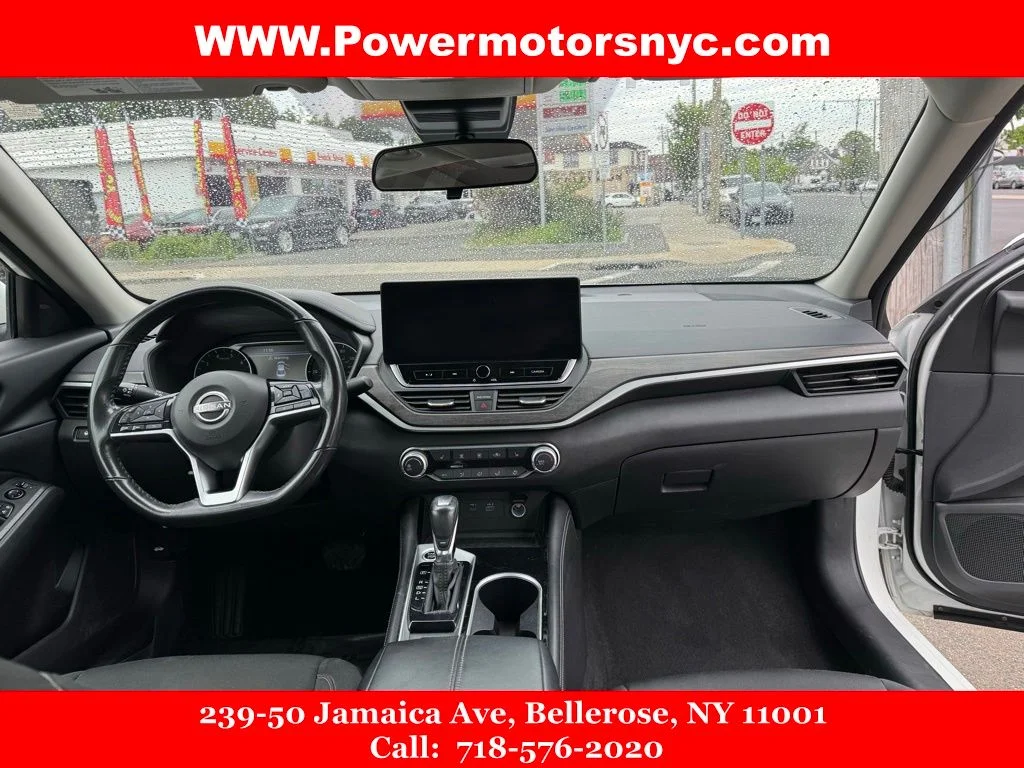 Used 2024 White Nissan 2.5 SV image 16