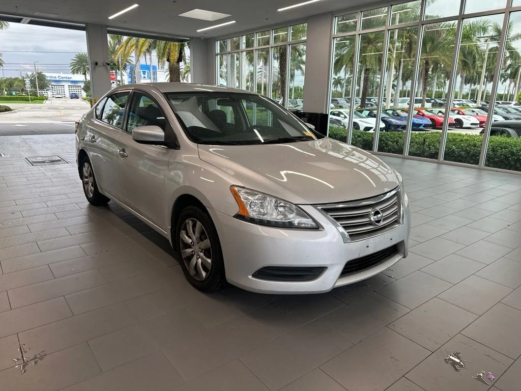 Used 2015 Silver Nissan SV image 1