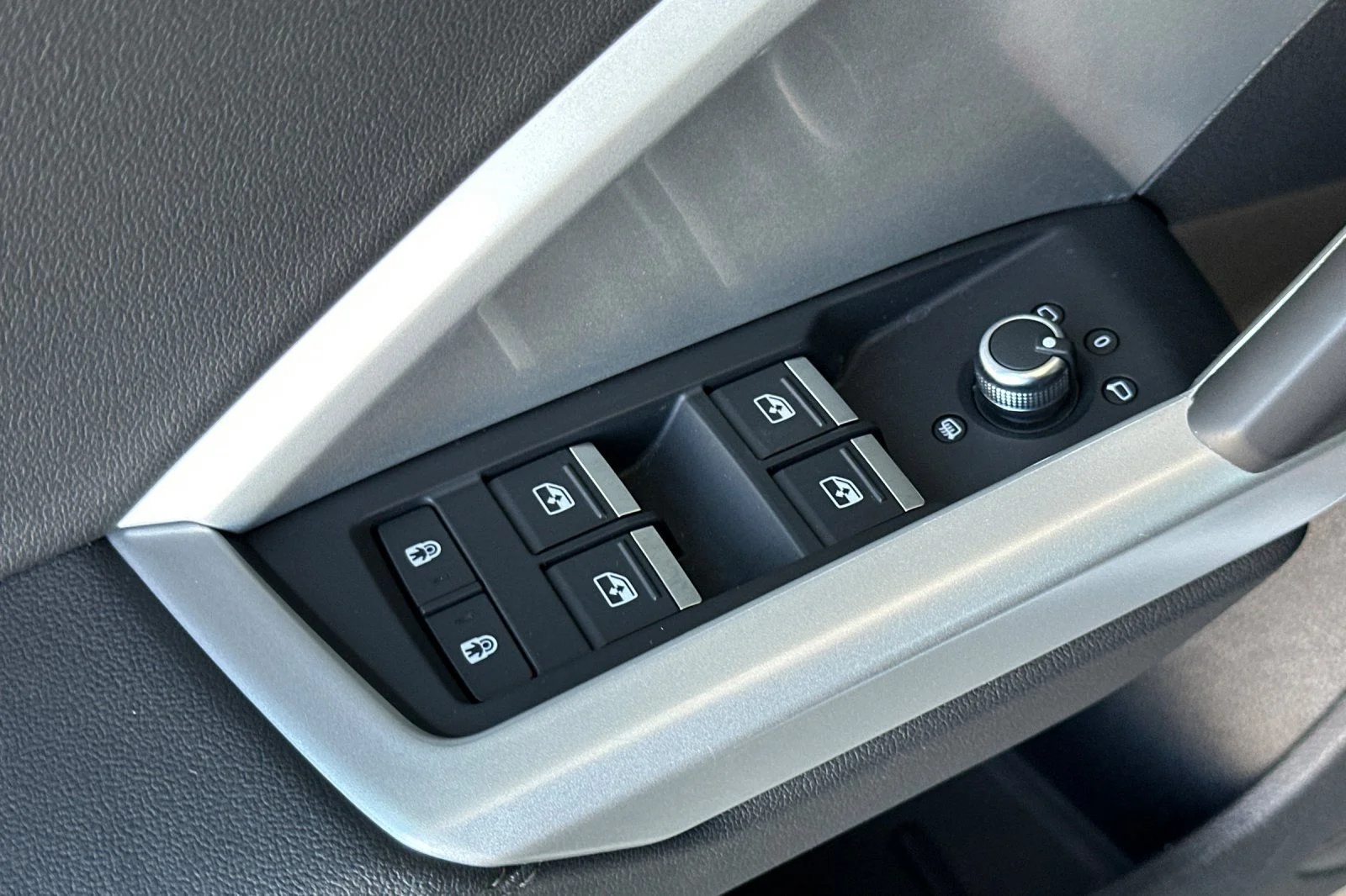Used 2025  Audi Premium image 11