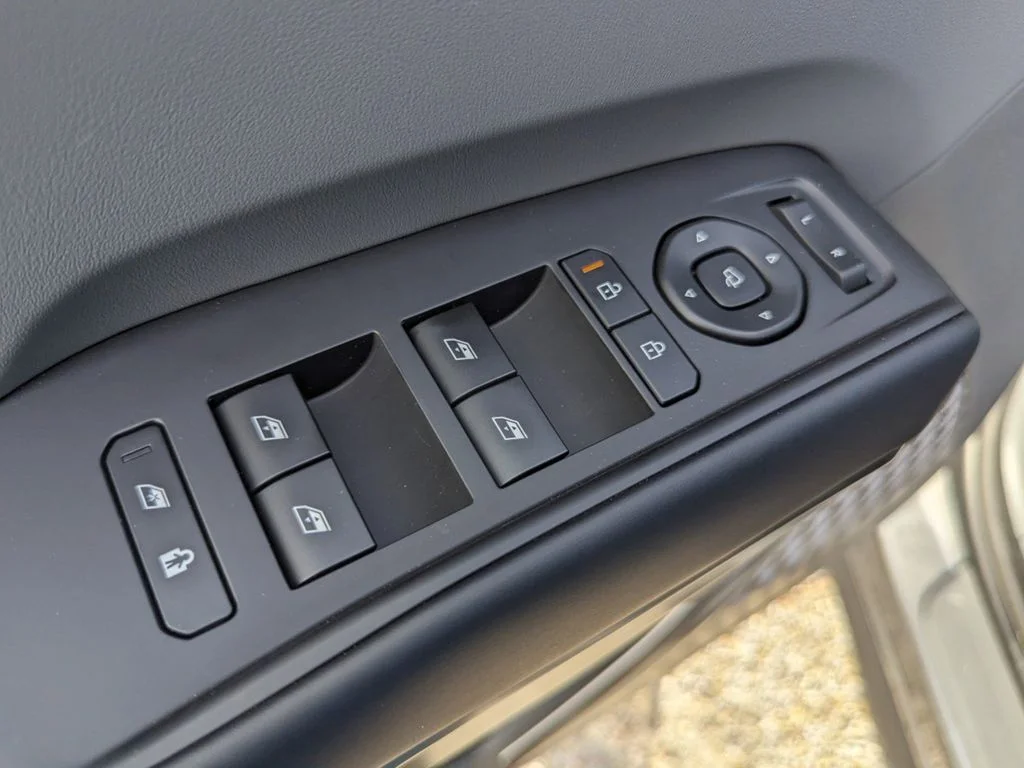 New 2024 Pebble Gray Kia Light RWD image 10