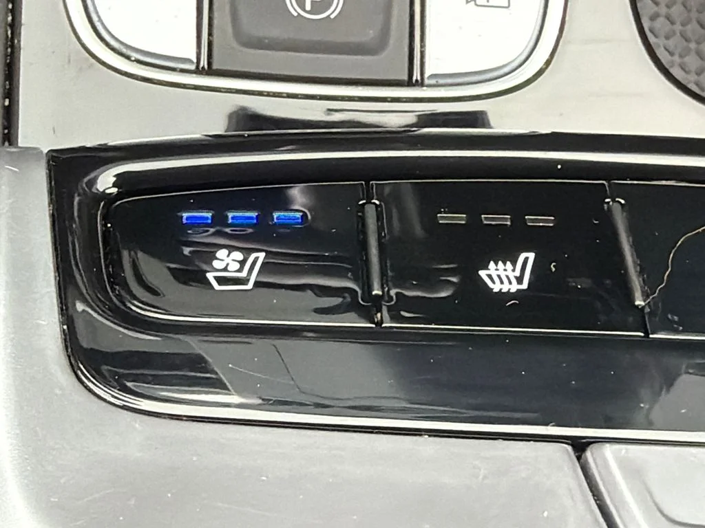 Used 2022 Black Hyundai SEL image 31