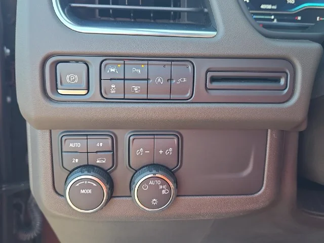 Used 2022 Orange Chevrolet LT image 28