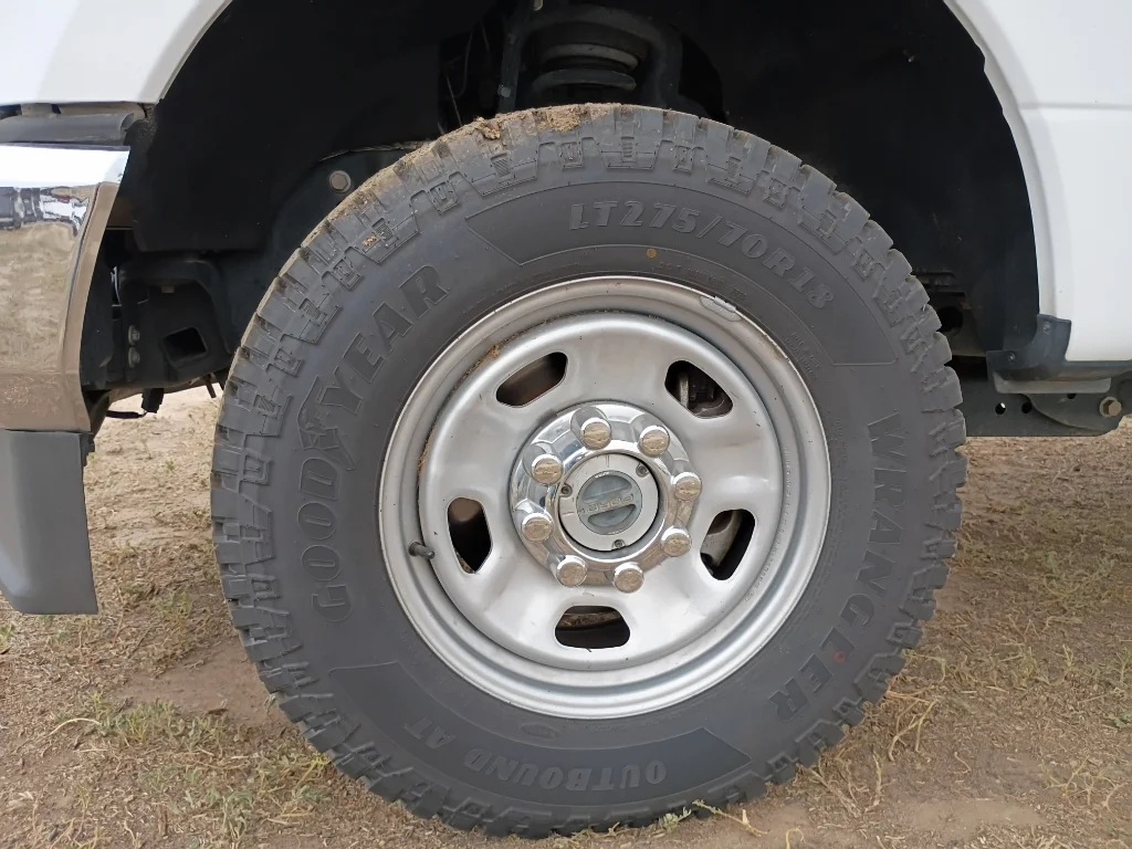 Used 2022 Oxford White Ford XL image 39