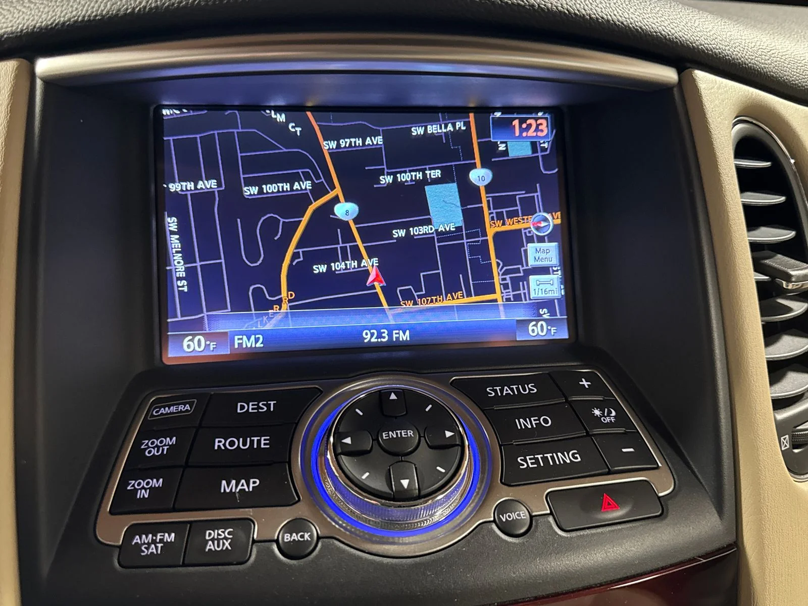Used 2017 White INFINITI Base image 20