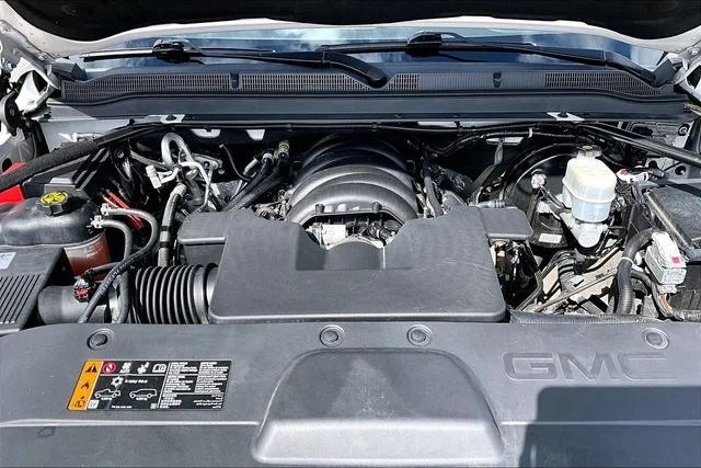 Used 2019 White GMC Denali image 10