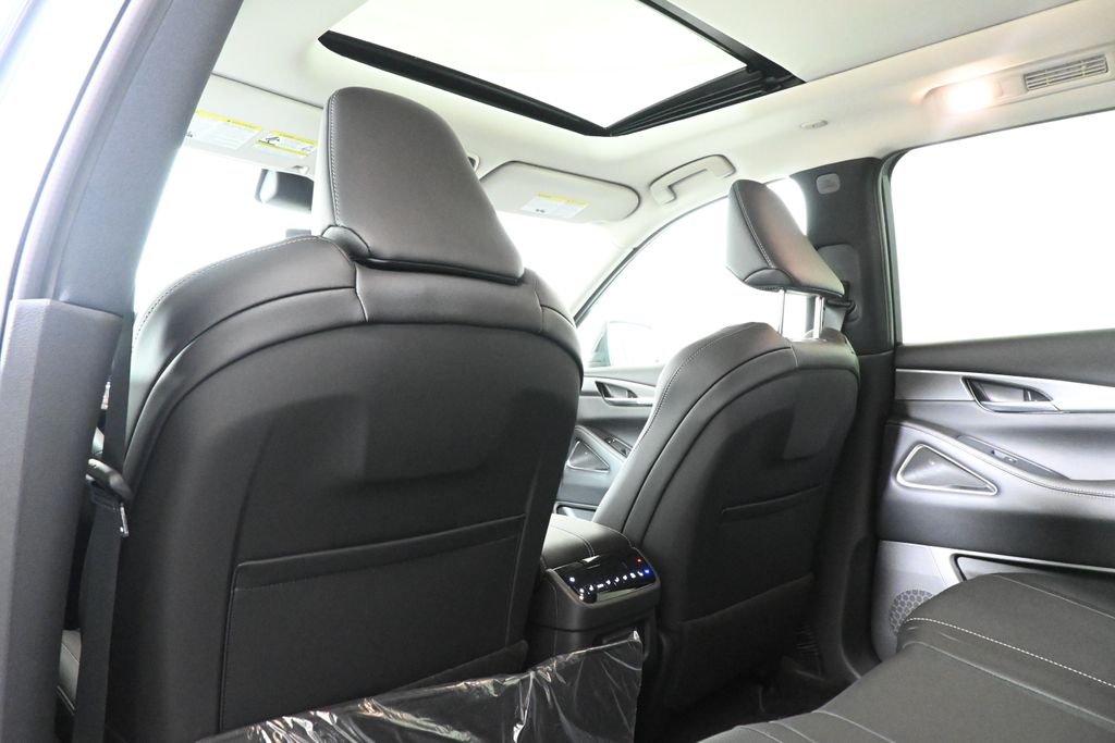 New 2027 RADIANT WHITE INFINITI Luxe AWD image 30