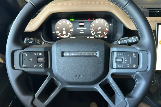 New 2026 Fuji White Land Rover X-Dynamic SE image 23