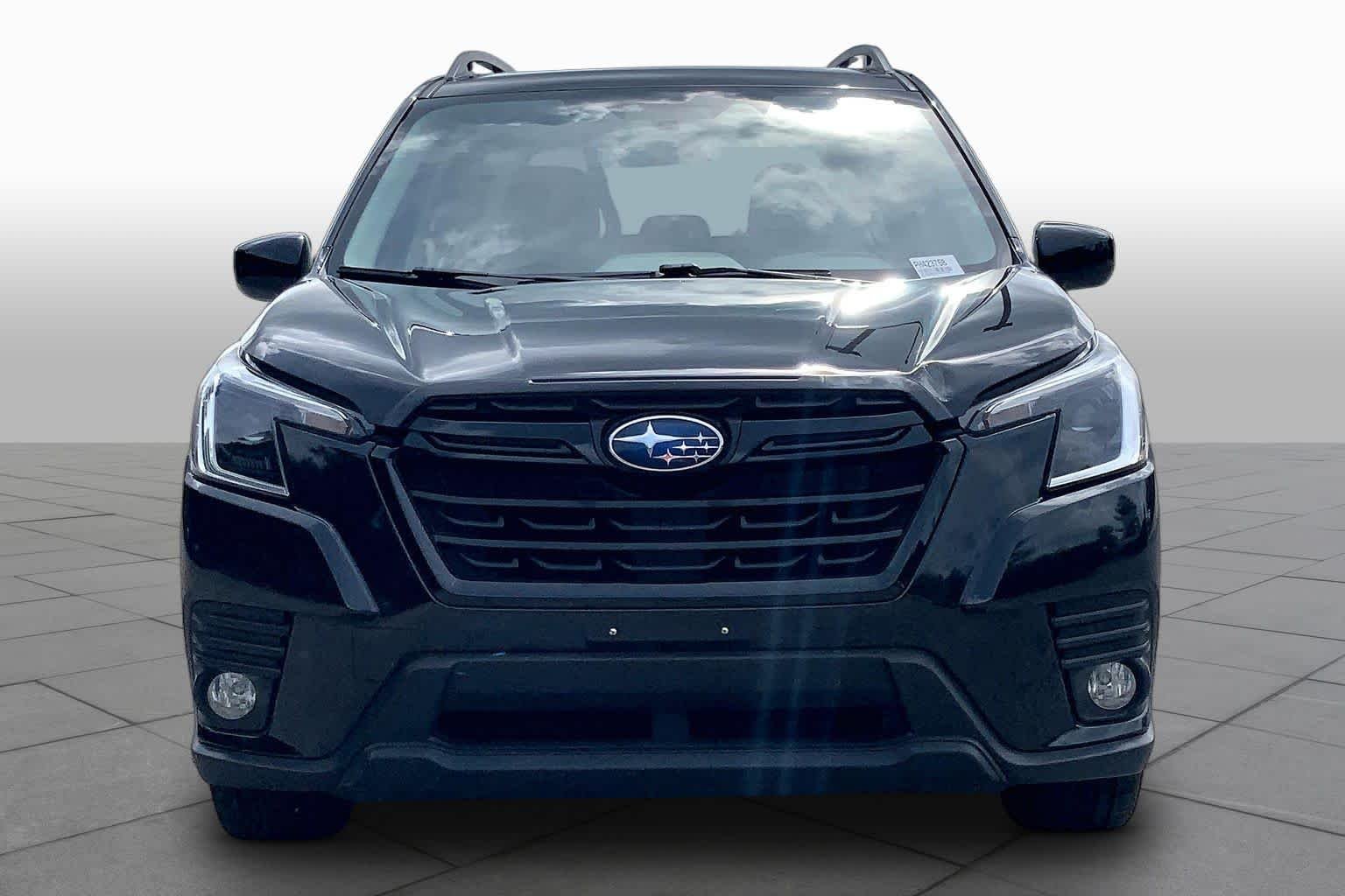 Used 2023 Crystal Black Silica Subaru Premium image 4