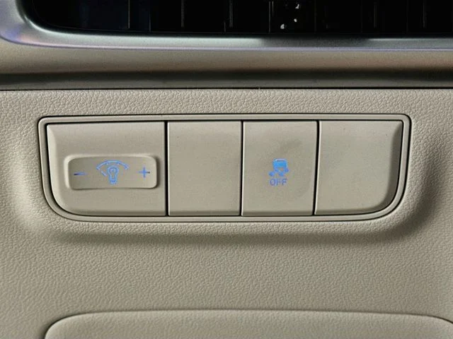 New 2026 Black Hyundai SE image 19