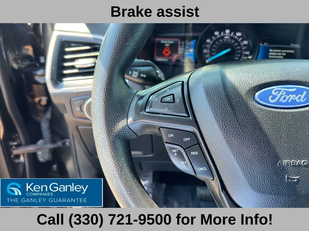 Used 2022 Black Ford SE image 30