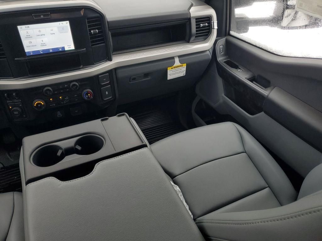New 2025 Oxford White Ford F-350® XL image 33