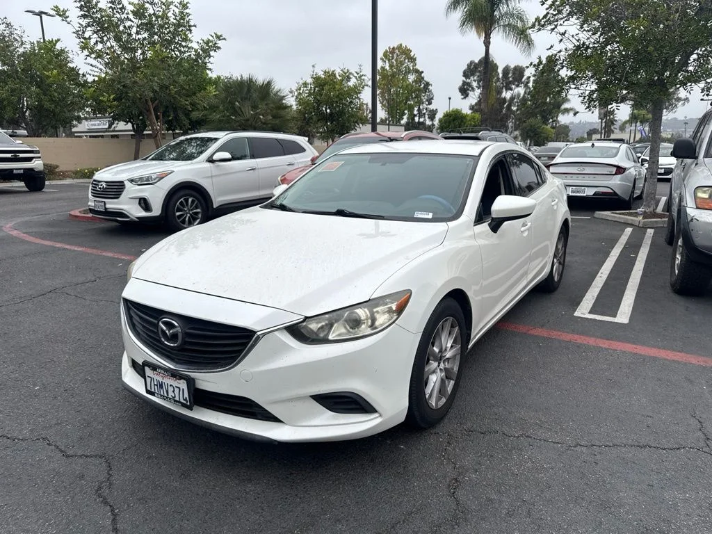 Used 2015 White Mazda i Sport image 1
