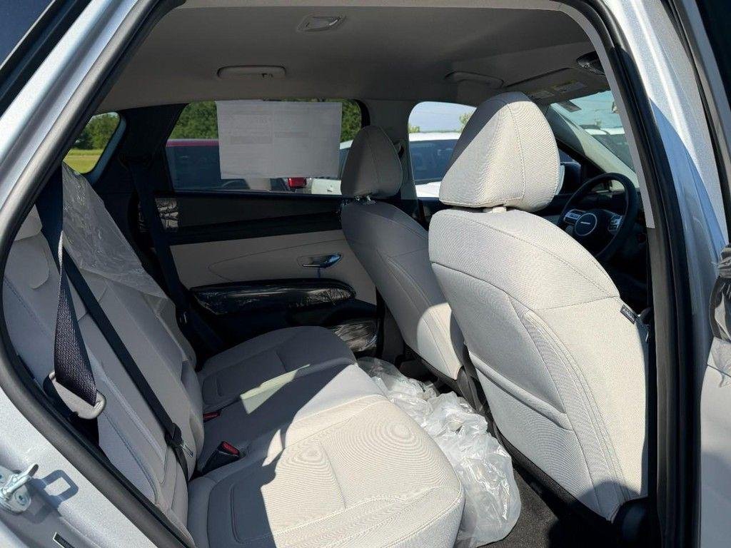 New 2026 Silver Hyundai SEL Plus AWD image 4