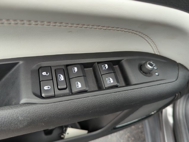 Used 2024 Gray Jeep Limited image 31