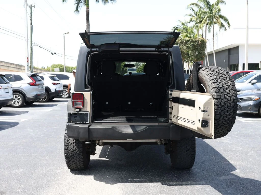 Used 2016 Beige Jeep Unlimited Sport image 7