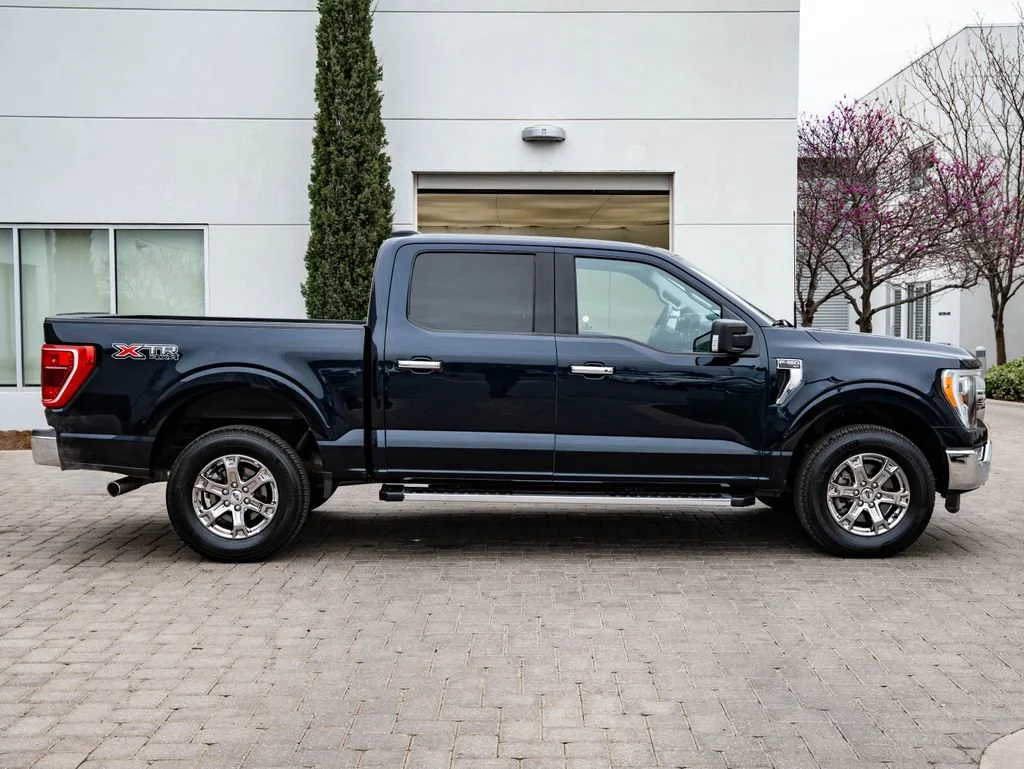 Used 2023 Antimatter Blue Metallic Ford XLT image 11