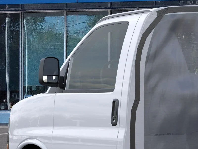 New 2025 Summit White Chevrolet 1WT image 12
