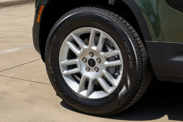 New 2026 Green Land Rover S image 60