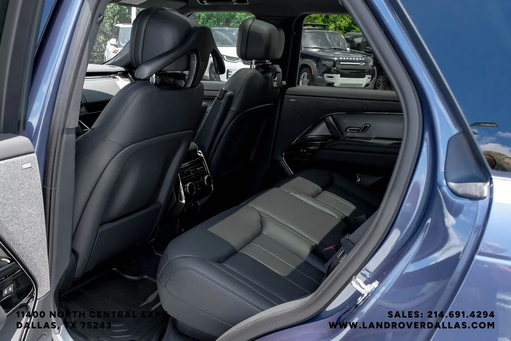 New 2026 Varesine Blue Metallic Land Rover Dynamic SE image 41