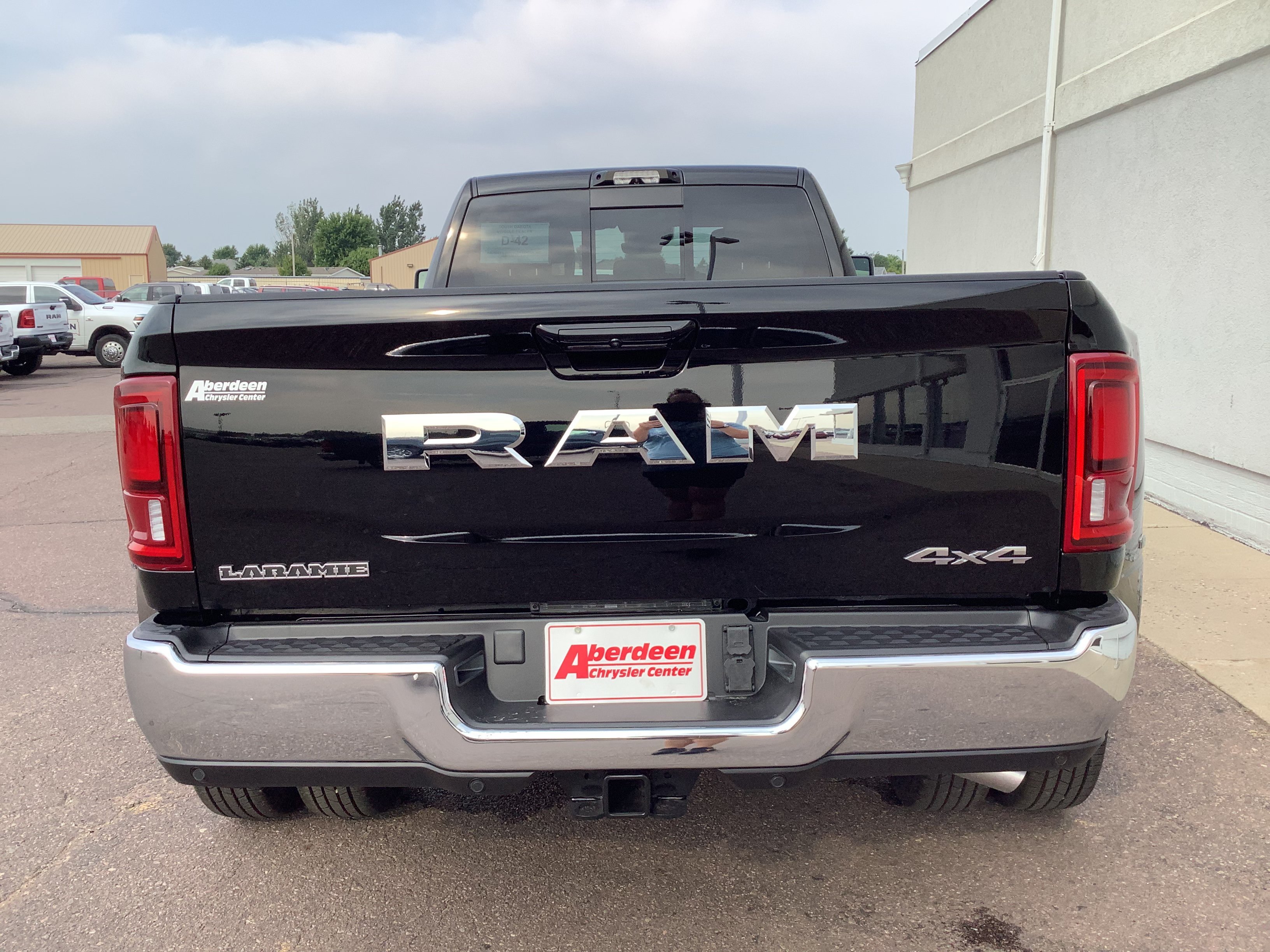 New 2026 Diamond Black Crystal Pearl-Coat Exterior Paint RAM Big Horn image 6