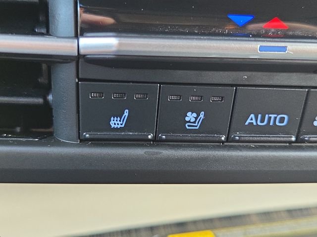Used 2022 Gray Toyota Platinum image 14