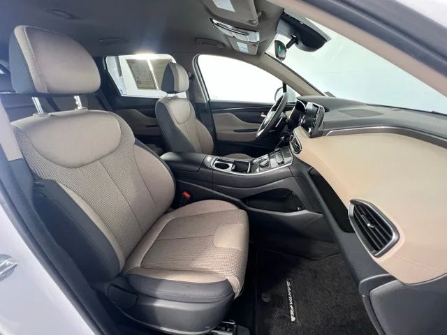 Used 2023 White Hyundai SE image 35