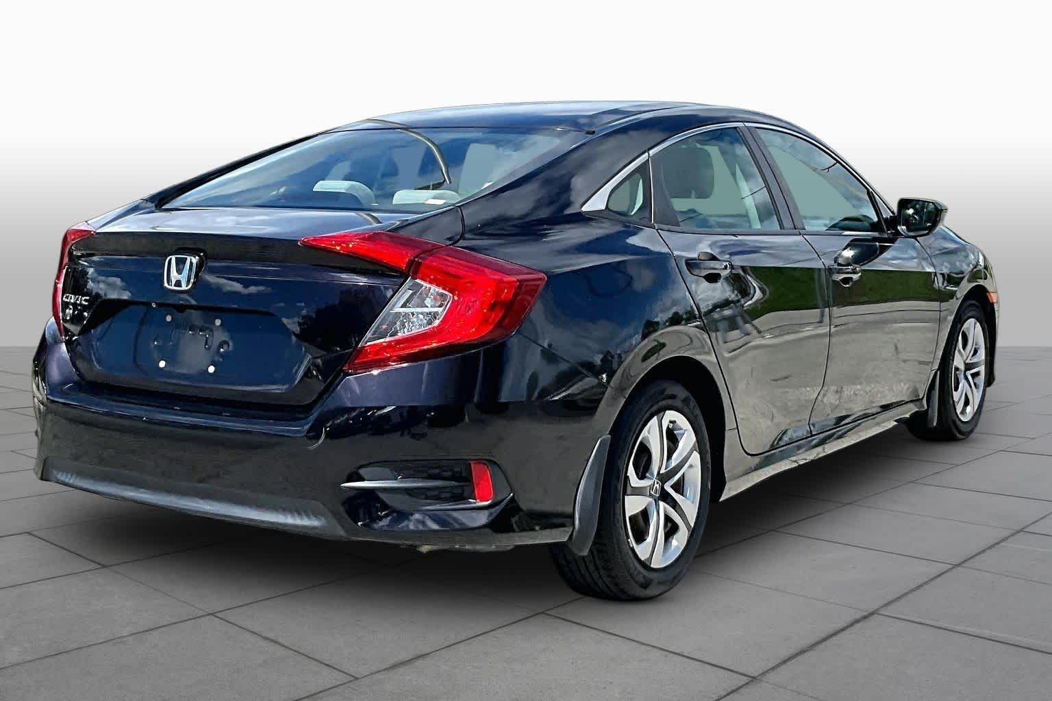 Used 2018  Honda LX image 13