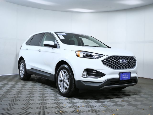 Used 2024 White Ford SEL image 1