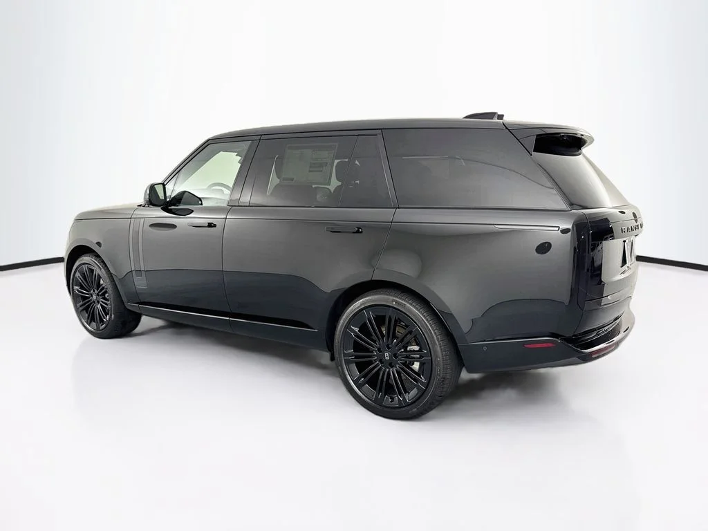 New 2027 Santorini Black Land Rover SE image 7