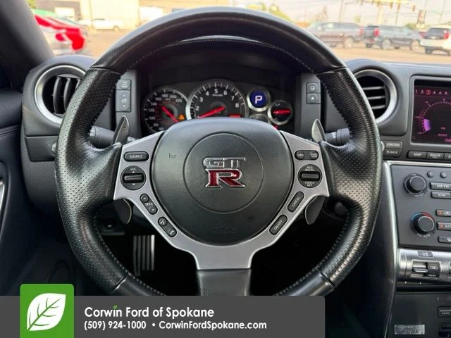 Used 2009 Black Obsidian Nissan Premium image 19