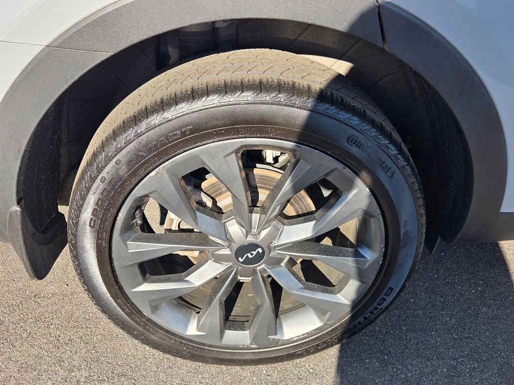 Used 2023 Gray Kia X-Line EX image 9
